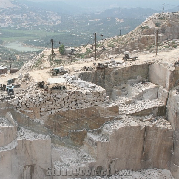 G682 Yellow Granite Quarry