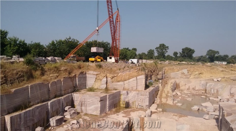 Lavento Maroon Marble Quarry