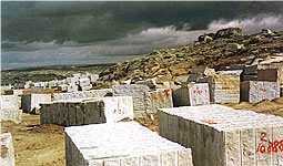 Jaune Aurora Granite Quarry