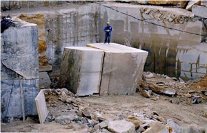 Pierre des Garchy-Malvaux Quarry