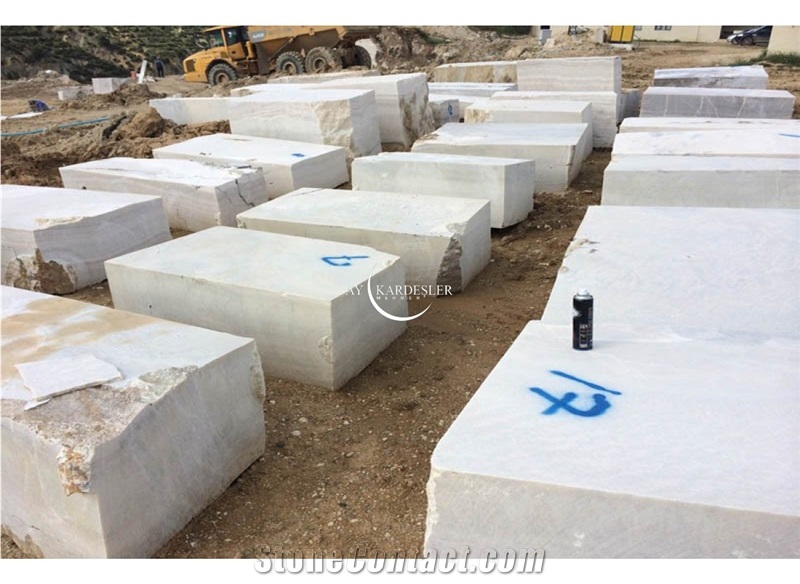 Demirci Honey Onyx Quarry