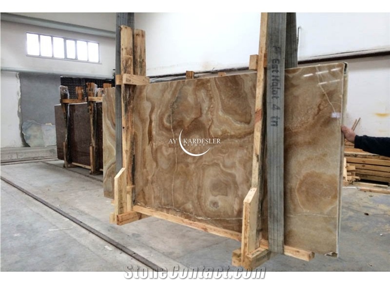 Demirci Honey Onyx Quarry