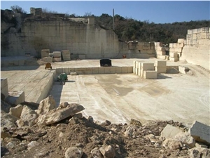 Pierre de Saint-Gens Quarry