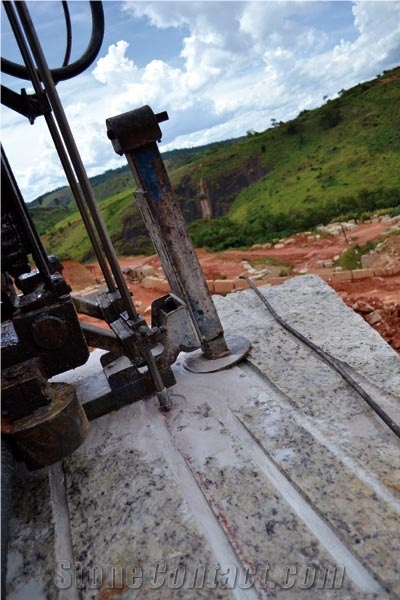 Dallas White Granite - Branco Dallas Granite Quarry