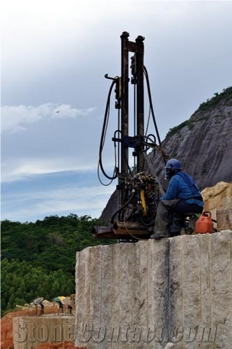 Dallas White Granite - Branco Dallas Granite Quarry