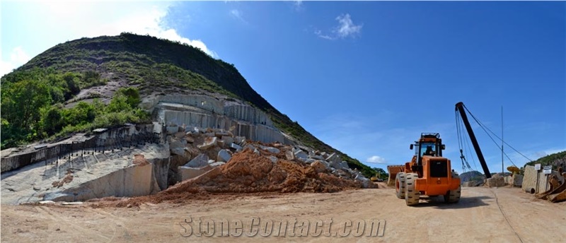 Ouro Branco - White Icarai Granite Quarry