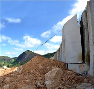 Ouro Branco - White Icarai Granite Quarry