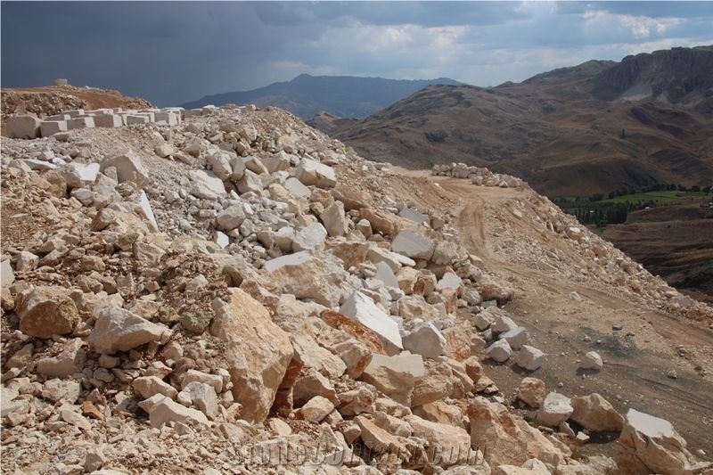 Elmali Beige Marble Quarry