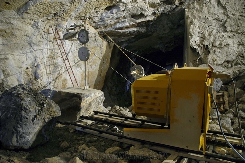 Portoro Black - Nero Portoro Marble Quarry