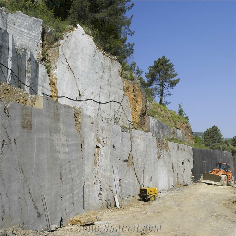 Portoro Black - Nero Portoro Marble Quarry