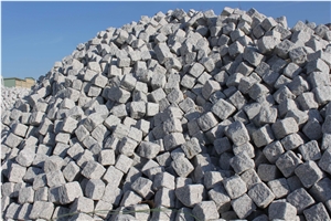 G359 Shandong Wendeng White Granite Split Cube Stone Light Grey Cobble Stone Cheap Price