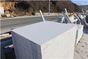 G365 Shandong Muping White Granite Flamed Slabs Cheaper Prices for Paving and Wall
