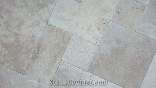 Denizli Medium Travertine Tumbled Chiseled Edge Versailles Pattern