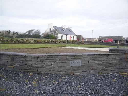 Building Luogh Stone with Wall Capping