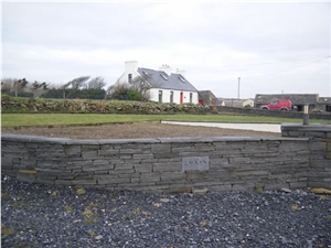Building Luogh Stone with Wall Capping Building Luogh Stone with Wall Capping