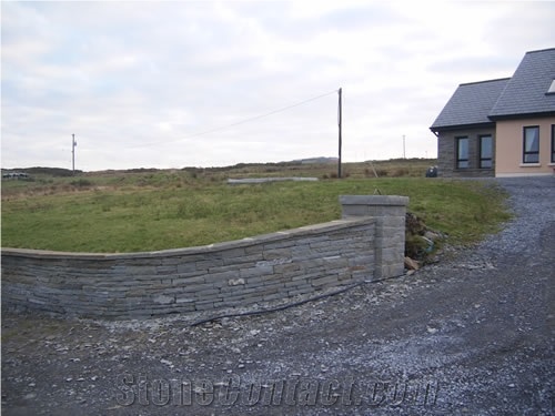 Building Luogh Stone with Wall Capping