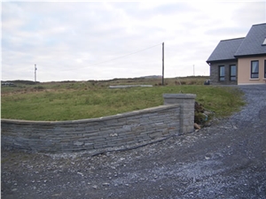 Building Luogh Stone with Wall Capping