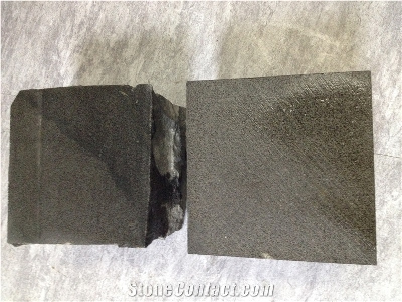 Hainan Black Basalt Cobble Stone, Cube Stone Surface Machinecut, Other Sides Natural Split, China Black Basalt Paving Stone for Patio,Driveway