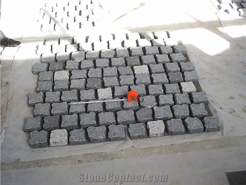 G682 Meshed Cube Stone,Yellow & Rusty Granite Cube Stone,Granite Paving,Yellow Granite Cube Stone,Driveway Paving Stone,Rusty Granite Cube Stone,Cobble Stone,Paving Sets,Courtyard Road Pavers