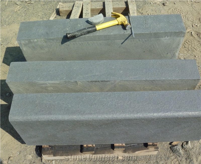 G684 Black Basalt Kerbstone