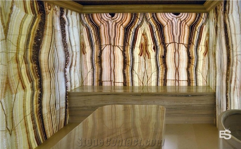 Exclusive Hammam Realized with Onyx Fantastico Rose and Palissandro Classico Marble