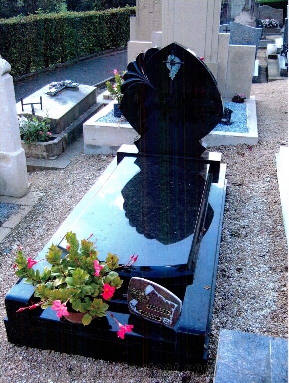 Noir De Porto Granite Monument