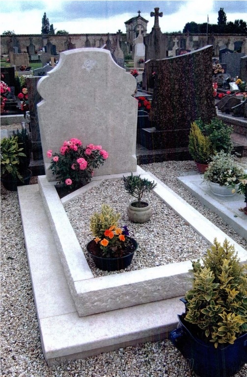 Saint Corneille Blanc Limestone Monument