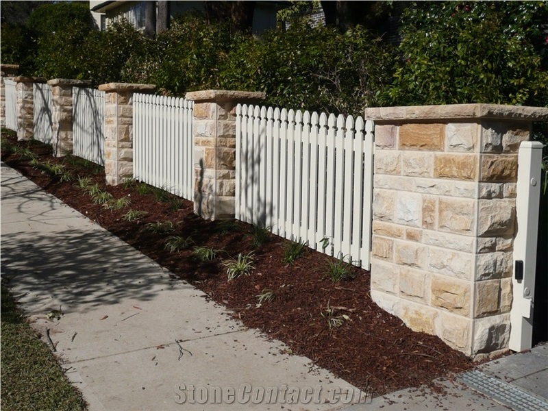 China Yellow Sandstone Split Face Gate Post /Gate Pillars /Sandstone Gate Columns