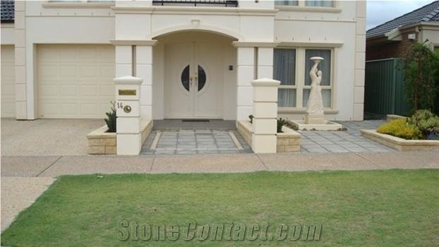 China Yellow Sandstone Split Face Gate Post /Gate Pillars /Sandstone Gate Columns