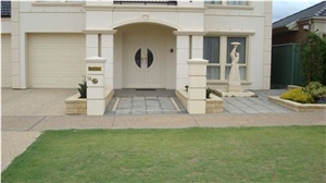 China Yellow Sandstone Split Face Gate Post /Gate Pillars /Sandstone Gate Columns
