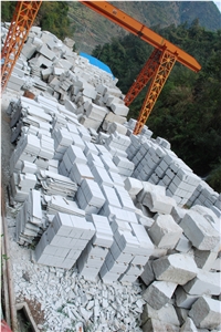 G5137 White Granite Block,Chinese Cheap Granite ,White Granite . Can Be Used for Garden ,Outdoor ,Wall , Floor .Can Supply Blocks ,Slabs ,Tiles ,And Different Surface .
