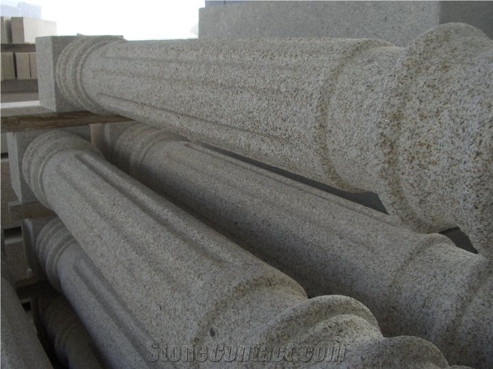 Granito Amarelo Mondim Columns
