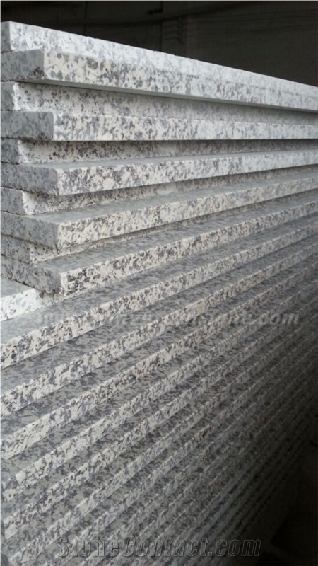 Competitive Price High Quality Chrysanthemum Yellow Granite Polished Stair,Steps & Risers, Treads and Threshold