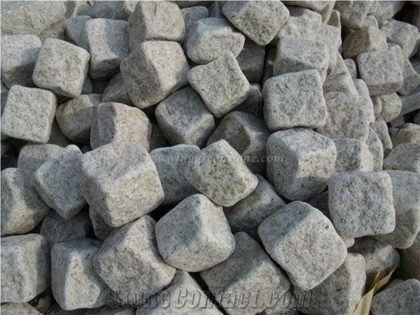 Popular G682 Yellow Granite Cubes, Rusty Yellow Granite Cobble Stone, Tumbled Giallo Rusty Granite Paving Sets, Tumbled Stone Pavers for Garden and Driveway Paving, Xiamen Winggreen Manufacturer
