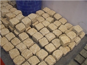 Popular G682 Yellow Granite Cubes, Rusty Yellow Granite Cobble Stone, Tumbled Giallo Rusty Granite Paving Sets, Tumbled Stone Pavers for Garden and Driveway Paving, Xiamen Winggreen Manufacturer