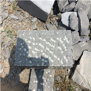 Rough Picked G654 Granite Kerbstone,G654 Granite Curbstone,Dark Grey Granite Side Stone for Landscaping Decoration