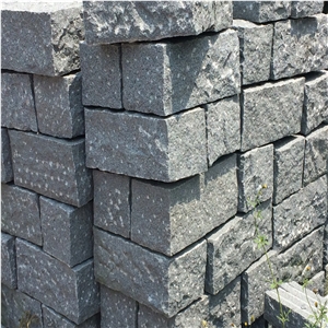 Rough Picked G654 Granite Kerbstone,G654 Granite Curbstone,Dark Grey Granite Side Stone for Landscaping Decoration