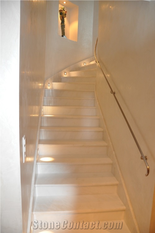 Crema Luna Limestone Stairs