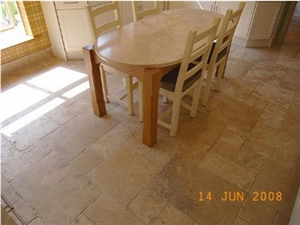 Brushed Classic Travertine Kitchen Floor Pattern