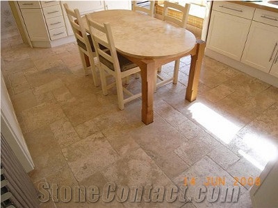 Brushed Classic Travertine Kitchen Floor Pattern