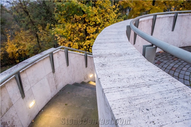 Raciszyn Trawertyn Wall Coping