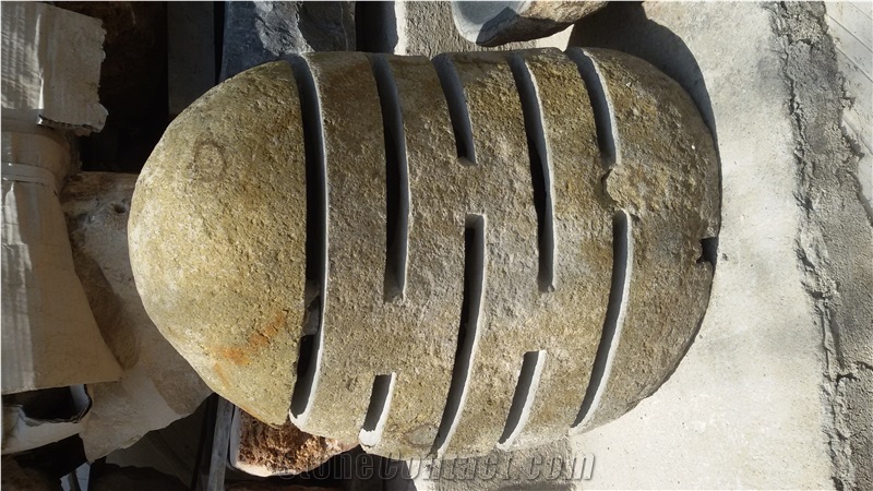 River Stone Garden Lamp