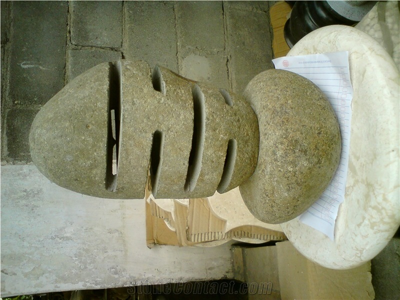 River Stone Garden Lamp