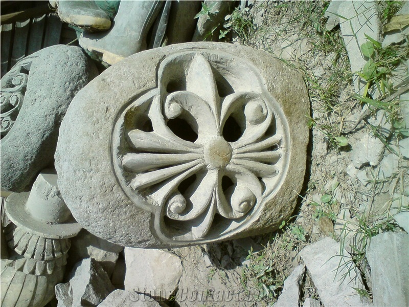 River Stone Garden Lamp