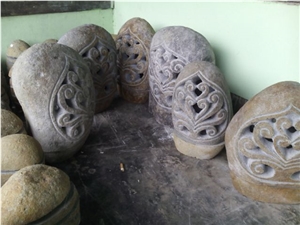 River Stone Garden Lamp