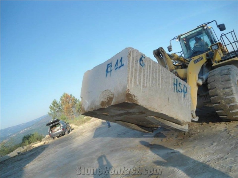 Amarelo Mondim Granite Blocks, Yellow Granite Blocks
