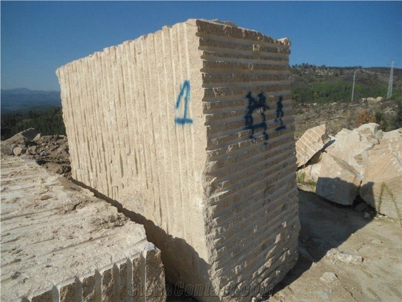 Amarelo Mondim Granite Blocks, Yellow Granite Blocks