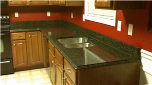 Uba Tuba Green Granite Kitchen Countertop on Cherry Cabinets, Seamless Corner