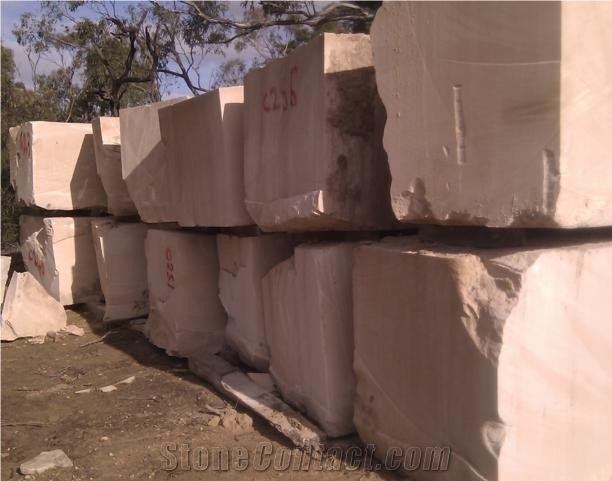 Grampians Sandstone Dimension Stone is Raw, Rough Sawn Sandstone