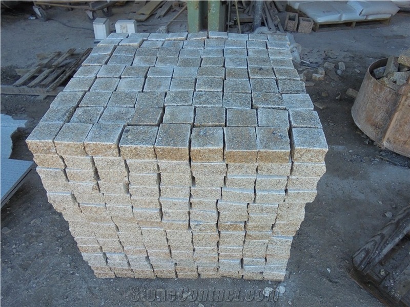Amarelo Lapa Road Cube Stone